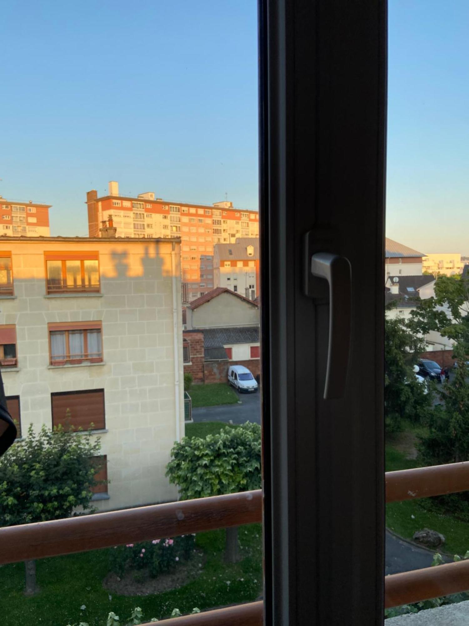 Chambre Double Cosy Aux Portes De Paris Drancy Esterno foto
